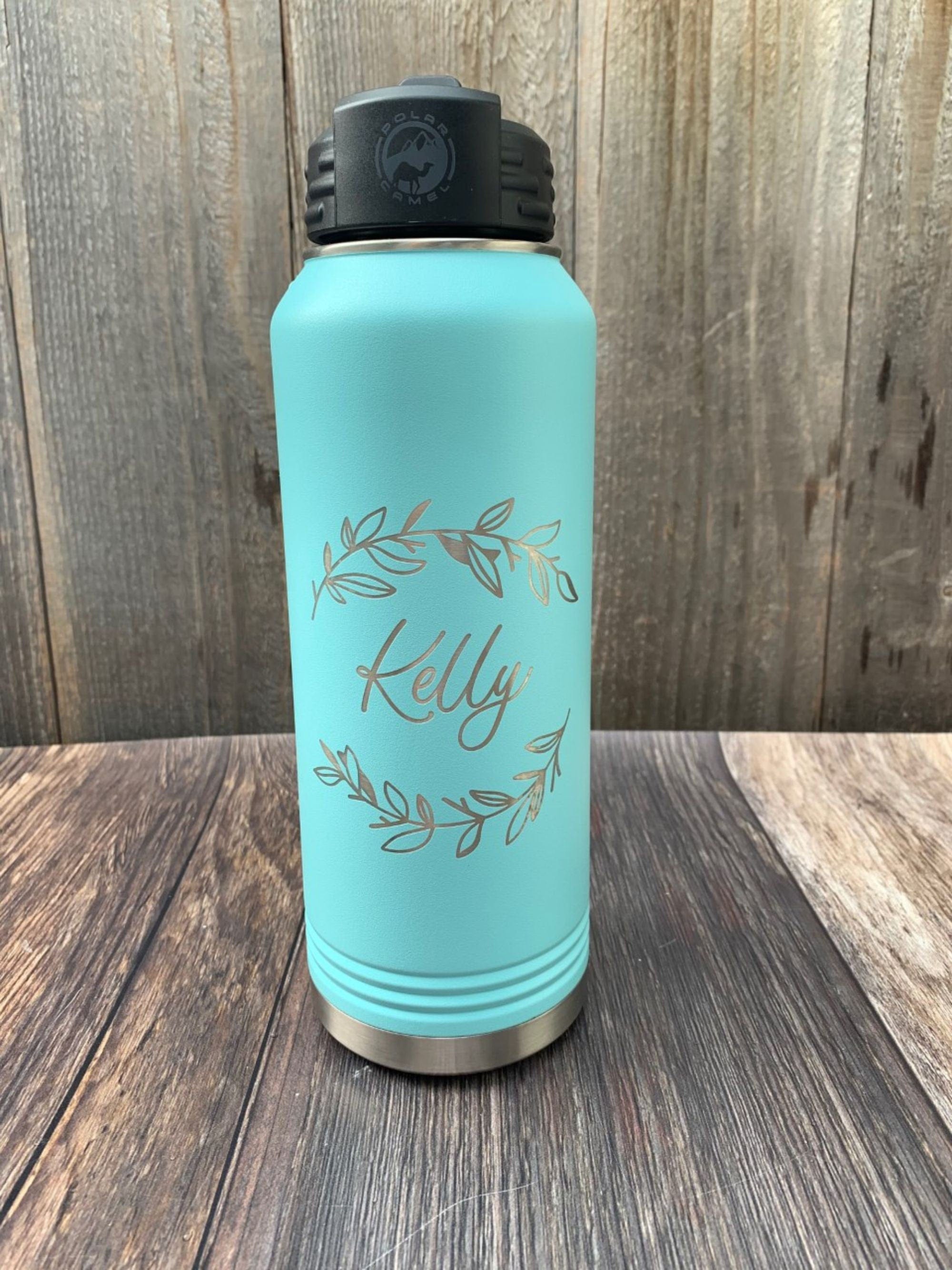Engraved 32 Oz Water Bottle Personalized With Name And Leaf Wreath